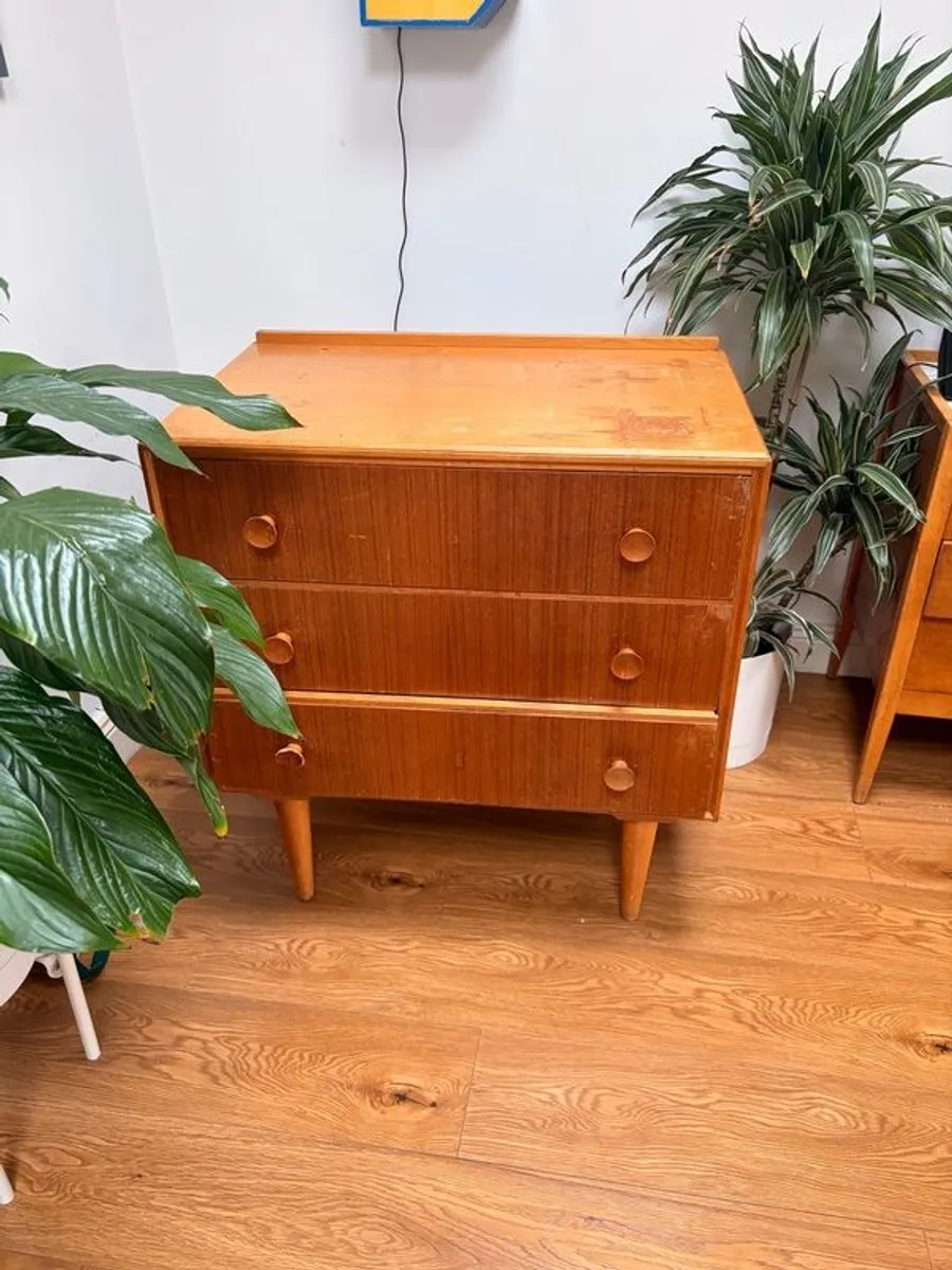 mid century chest of drawers - Image 1