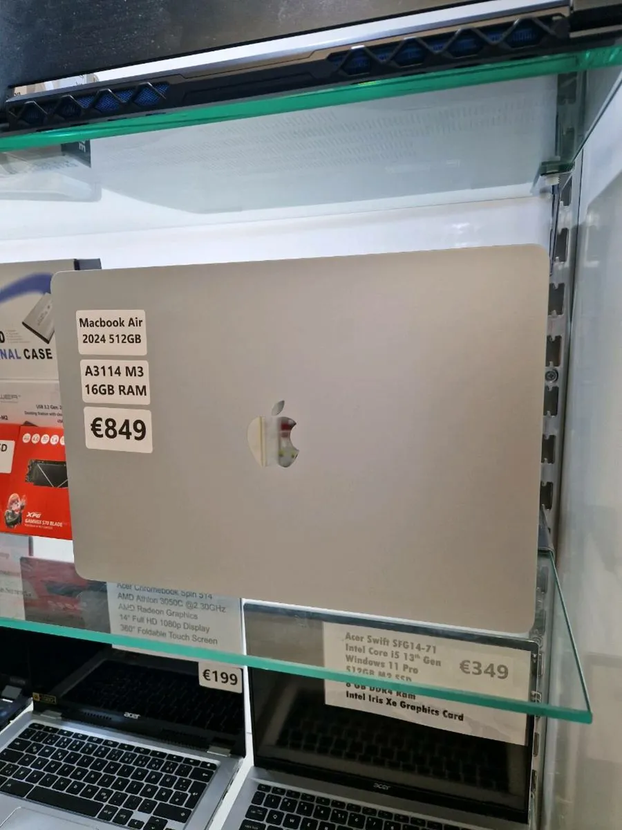 Macbook Air 2024 - Image 1