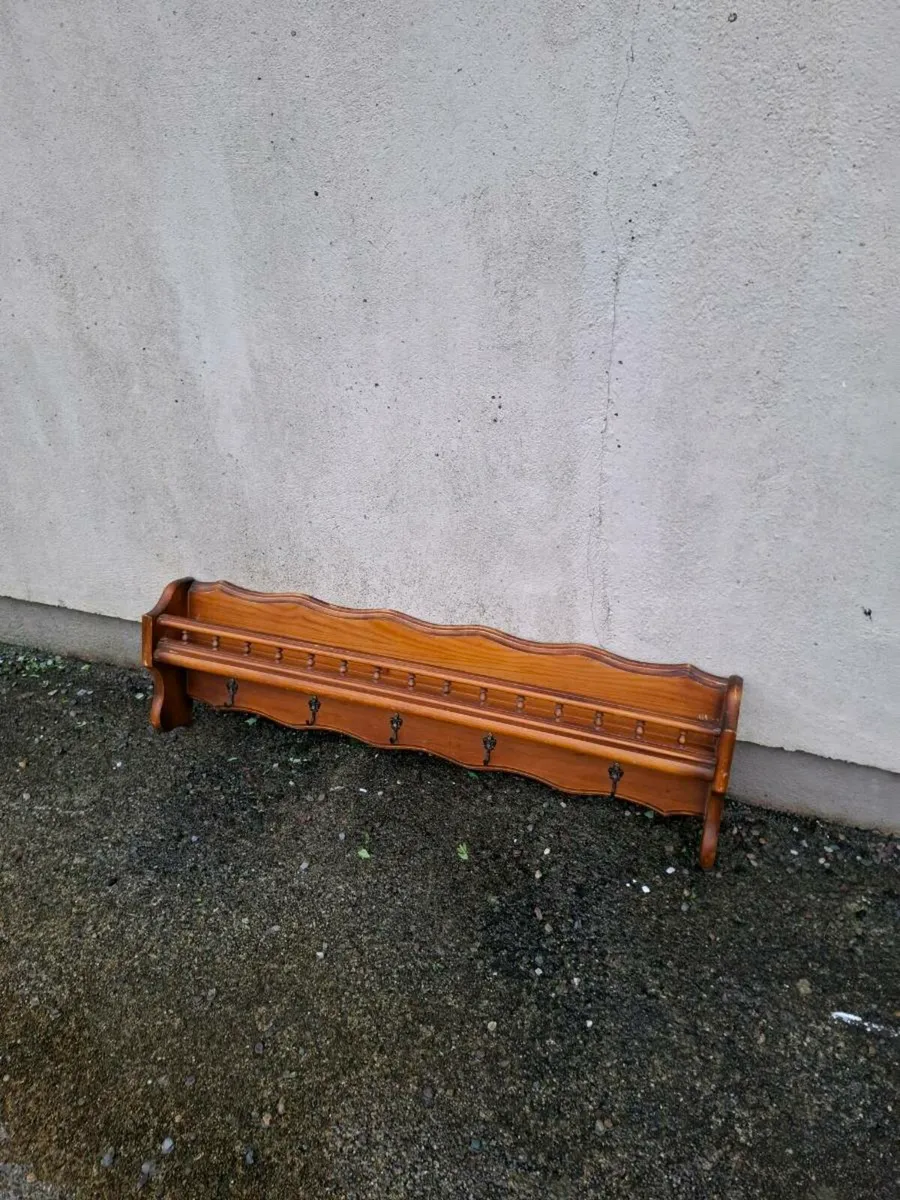 Long wood coat holder shelf possible to post - Image 1