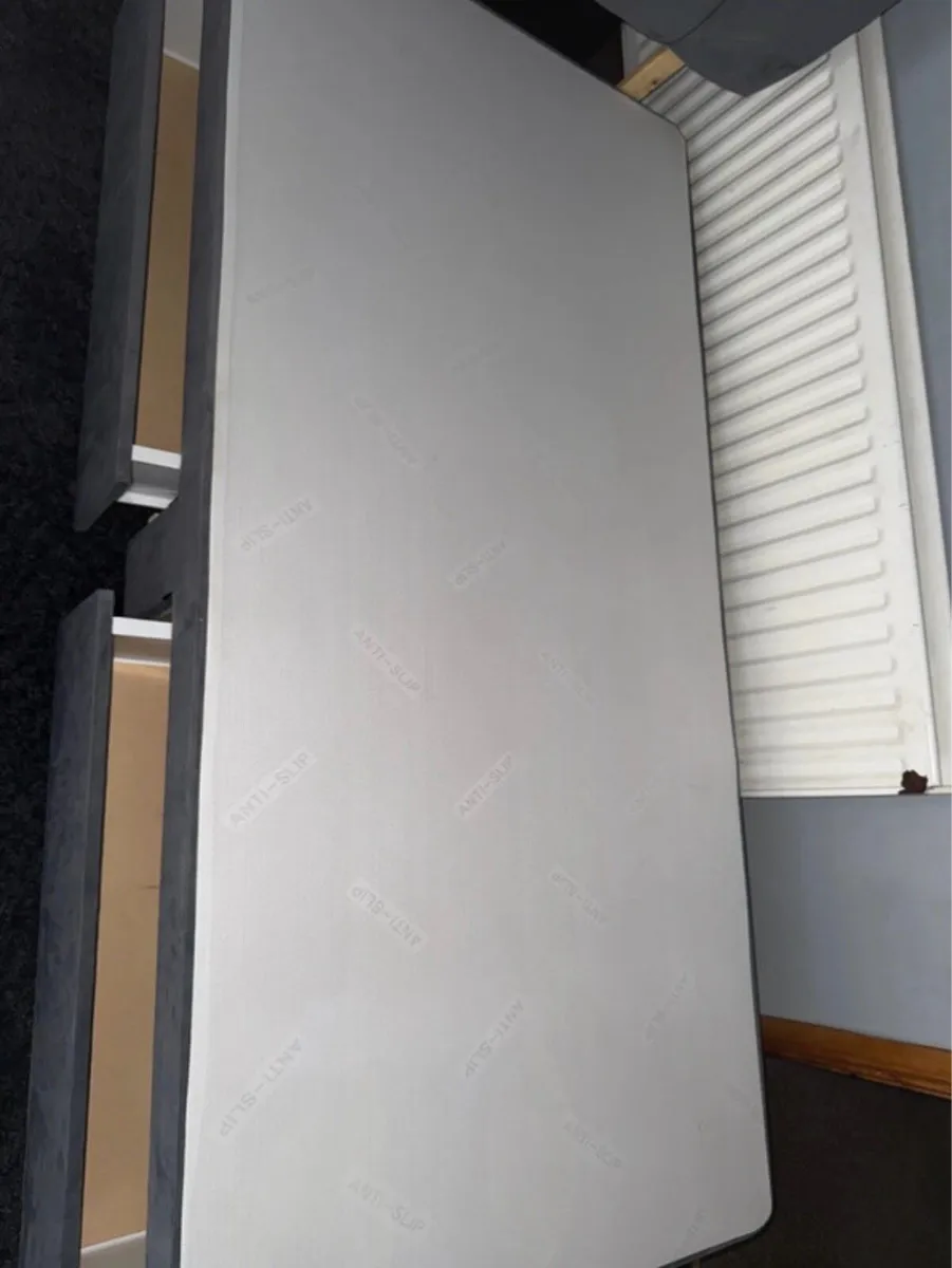 Single divan bed with two drawers and headboard - Image 2