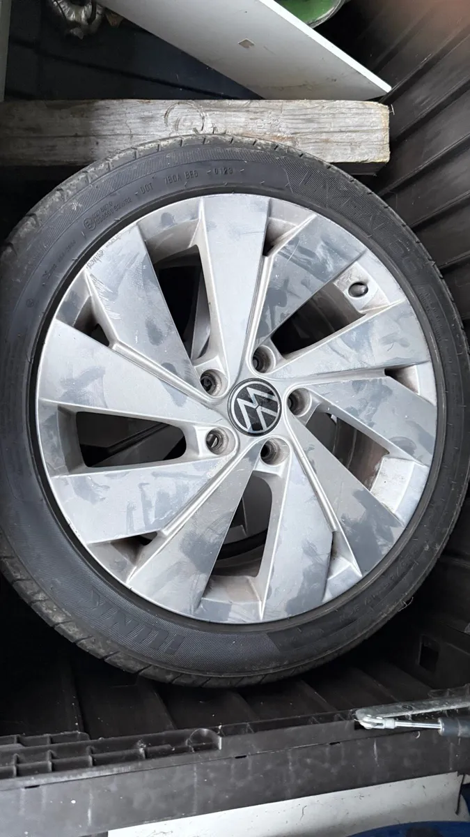 Golf 17” Alloys set - Image 1