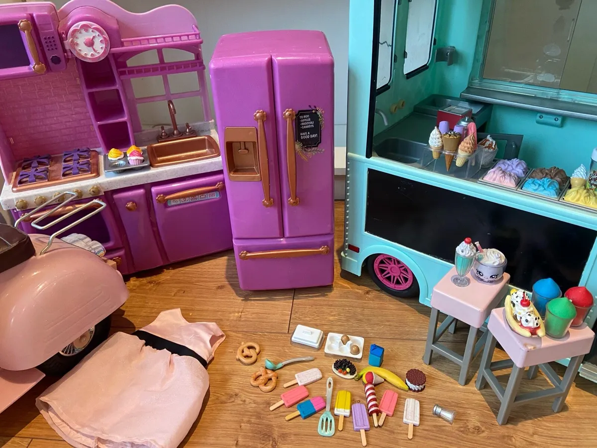 Our Generation Lot: Van, Bikes, Fridge, Kitchen - Image 4