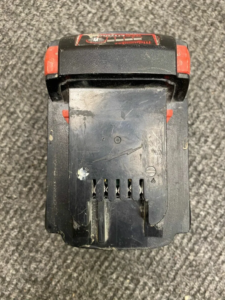 Milwaukee 5AH Battery - Image 4