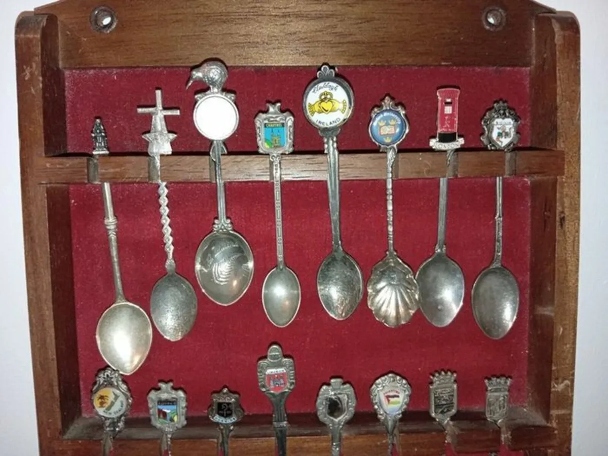Collection Of Souvenir Teaspoons Worldwide On Disp - Image 3