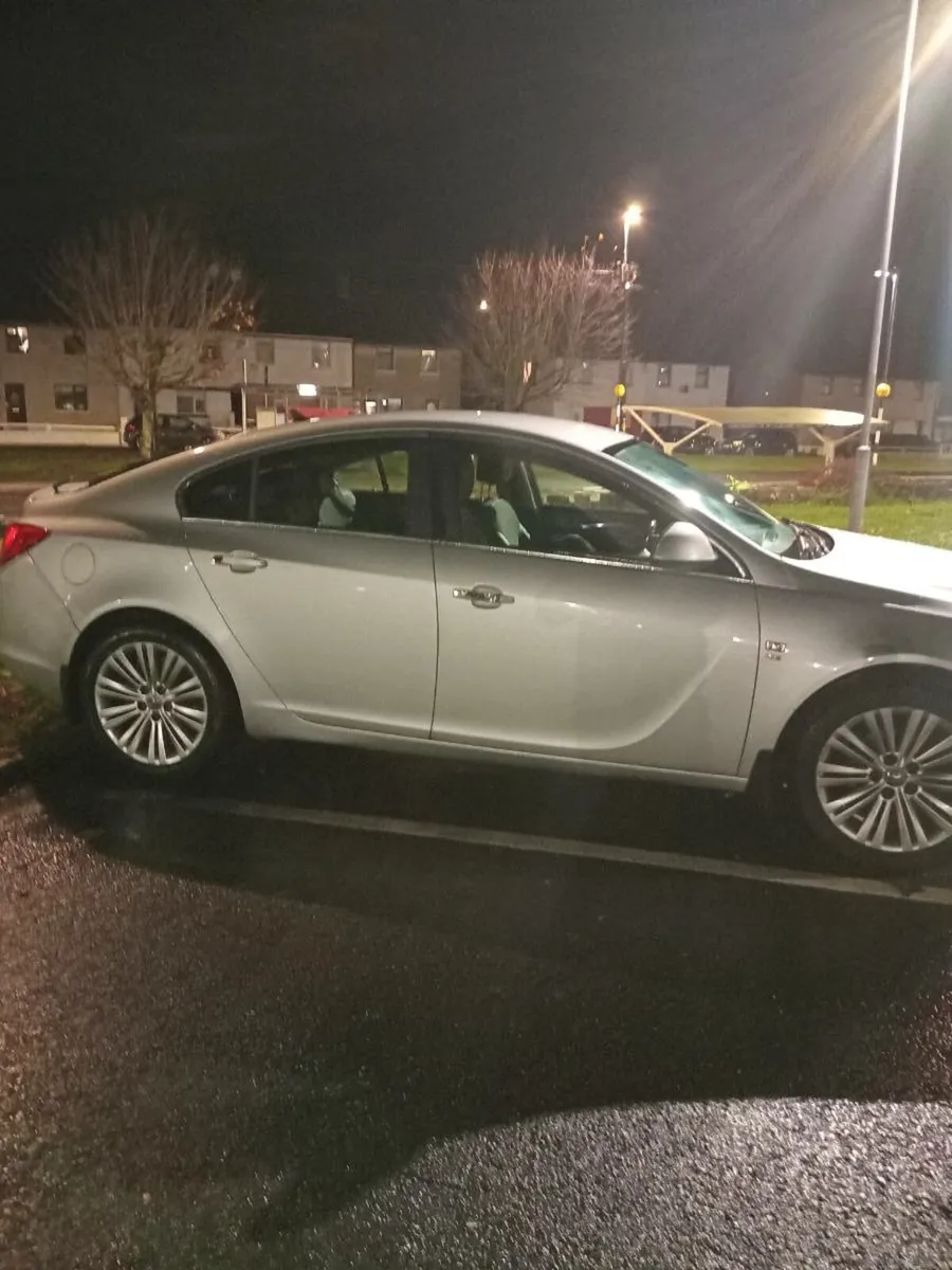 Vauxhall Insignia - Image 2