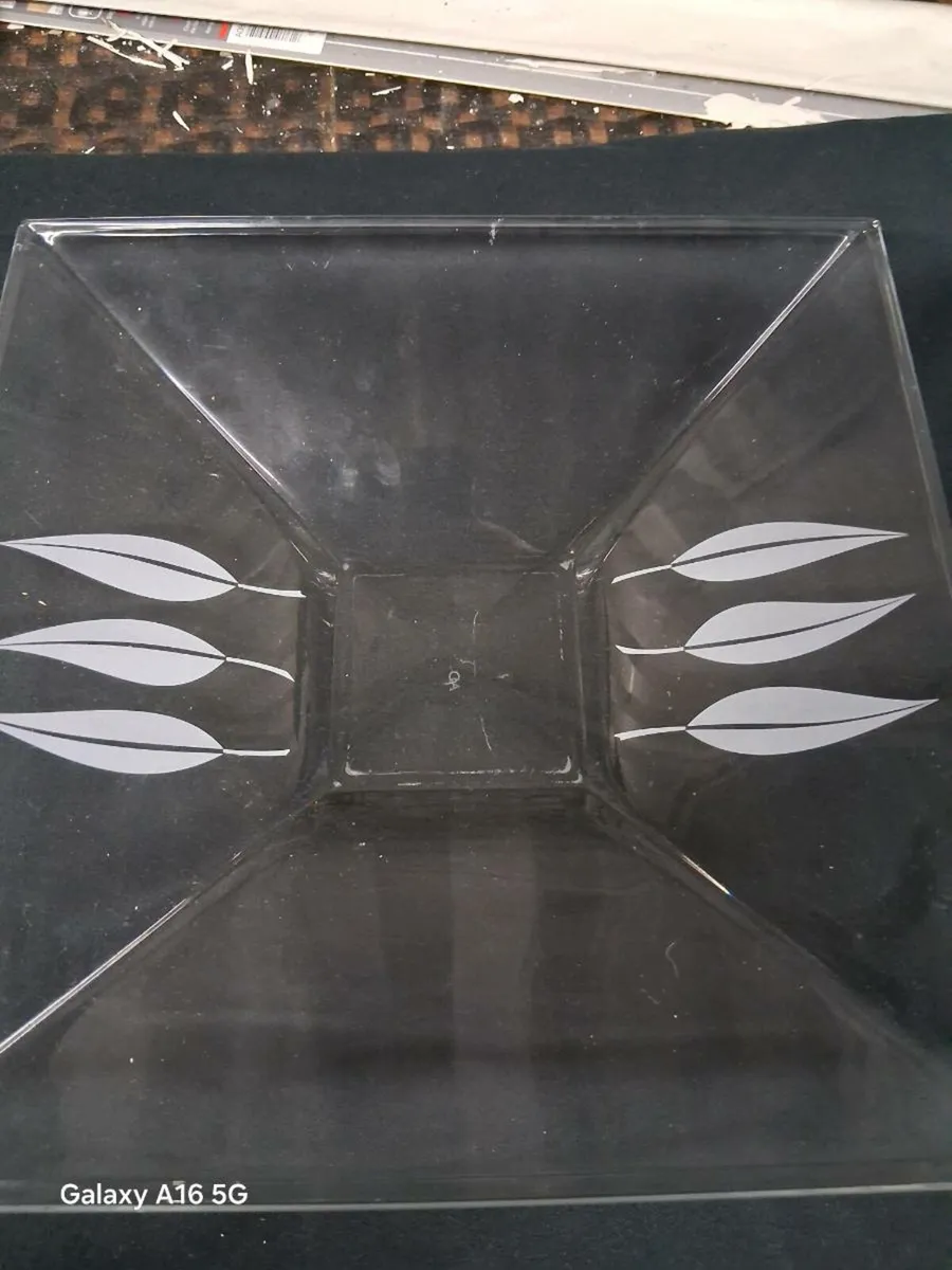 Glass bowl - Image 1