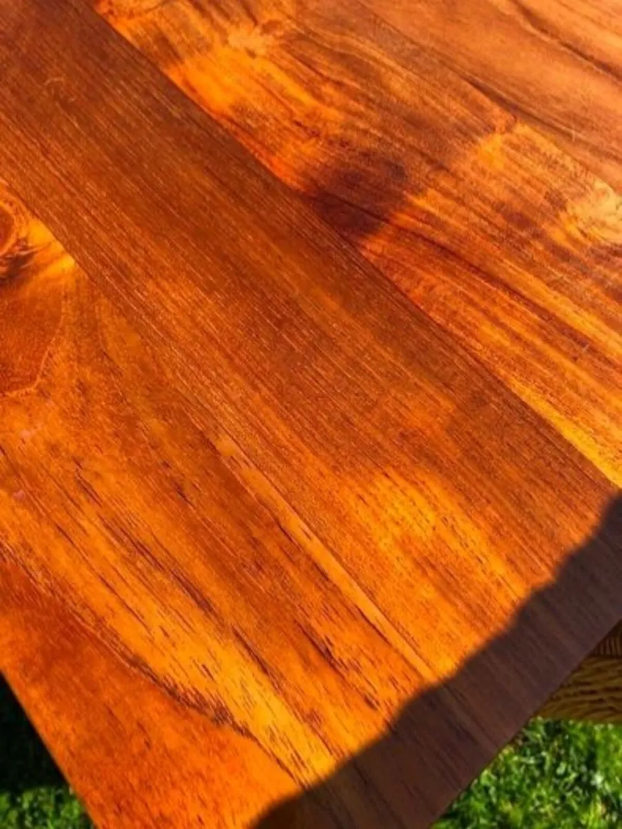 Solid Oak Kitchen table and chairs - Image 3