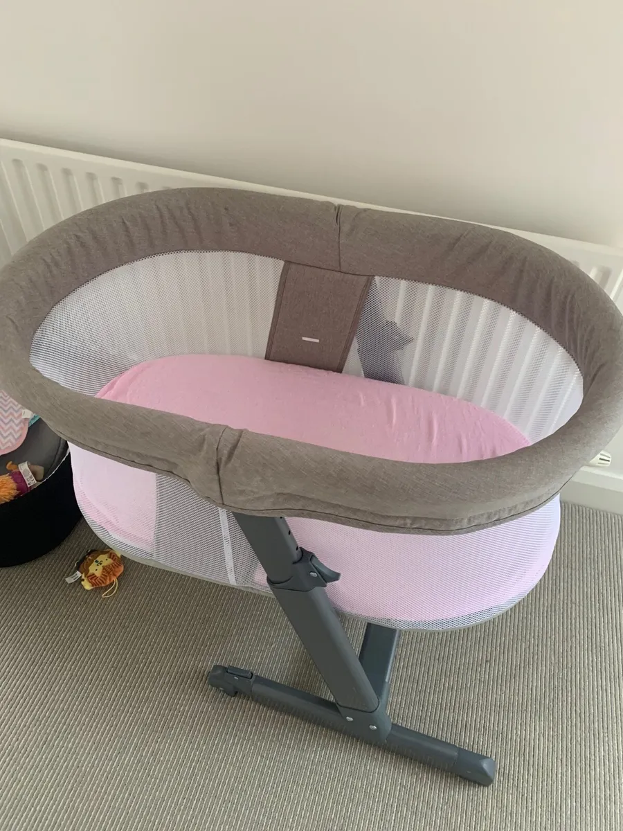 Baby crib/sleeper - Image 1