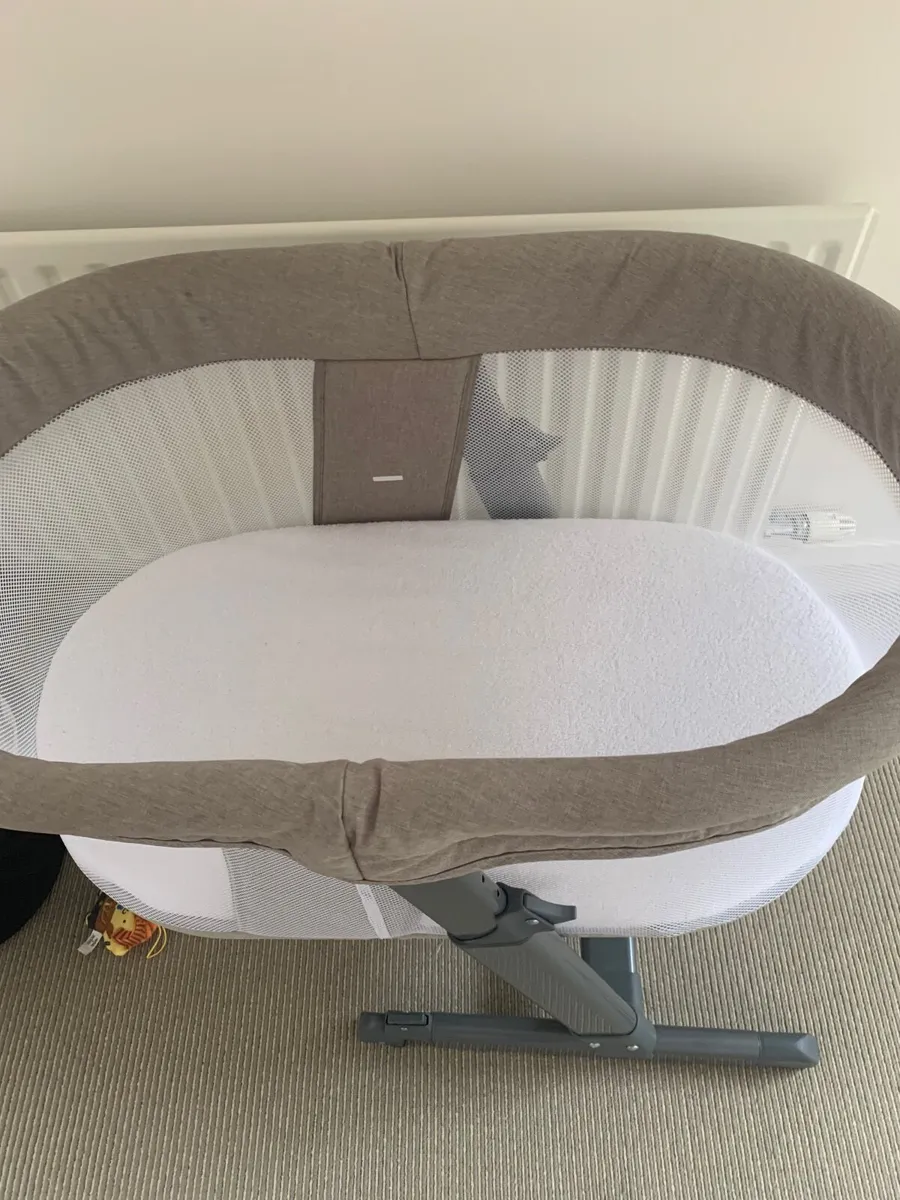 Baby crib/sleeper - Image 4