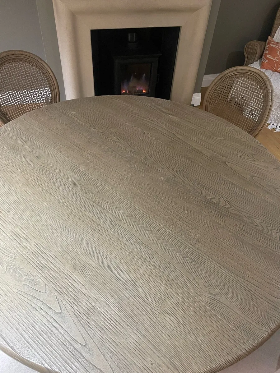 Chateaux Round Dining Table with 5 chairs - Image 2