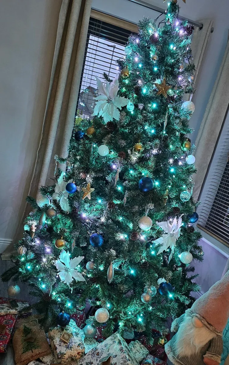 Christmas tree 7ft - Image 1