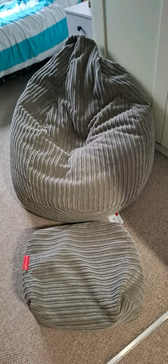 Gaming bean chair and matching foot rest