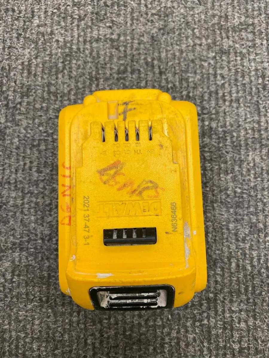 Dewalt 5AH Battery - Image 2