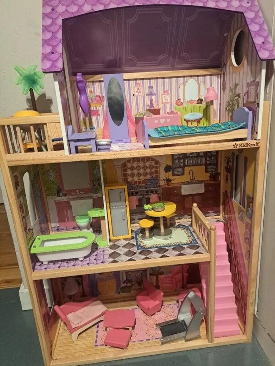 kidicraft dolls house - Image 1
