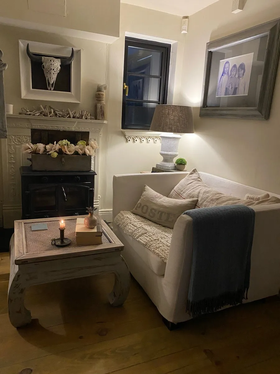 Coffee table - Image 1