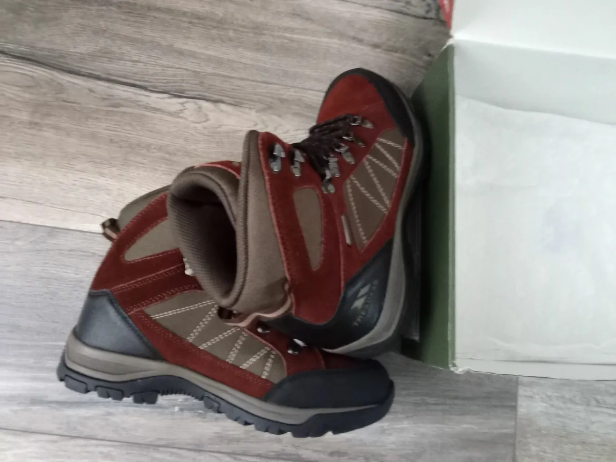 Trespass Brand Women's Waterproof Hiking Boots. - Image 3