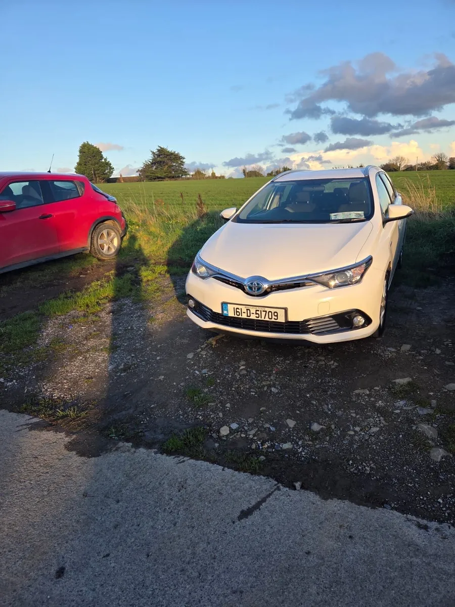 2016 Toyota Auris - Image 1