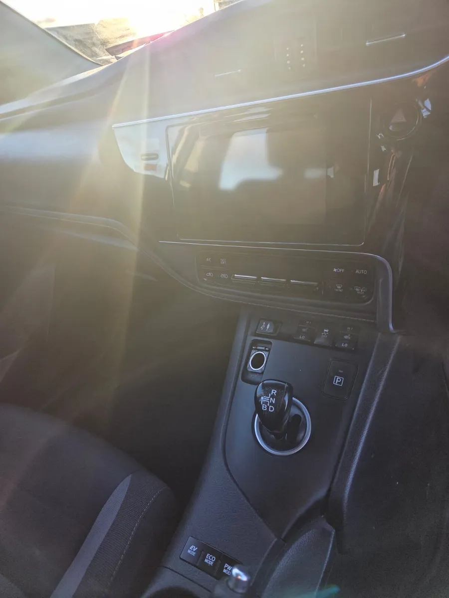 2016 Toyota Auris - Image 3