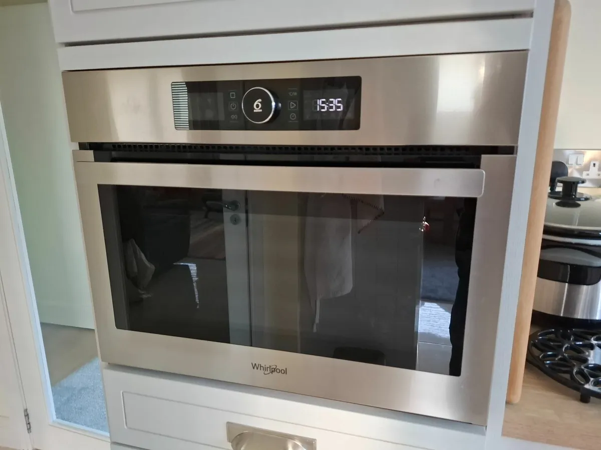 Whirlpool 6th Sense Microwave Combi Oven - Image 1