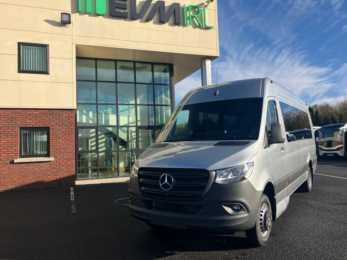 19+D Classic Accessible Sprinter - Image 1