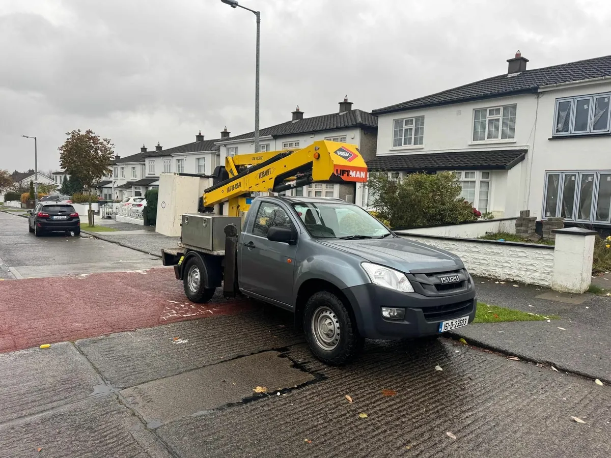 2015 Isuzu DMAX Cherrypicker VERSALIFT - Image 1