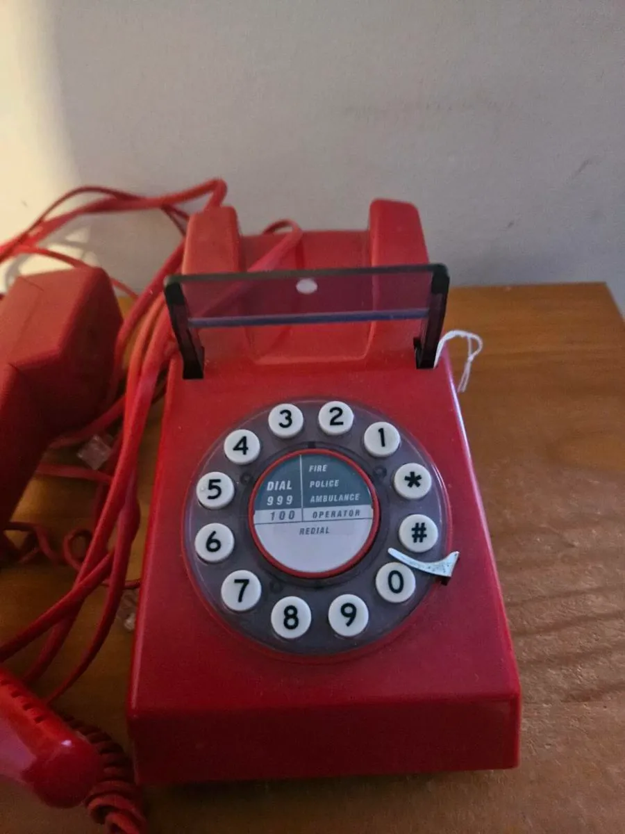Vintage Looking Red Telephone - Image 4