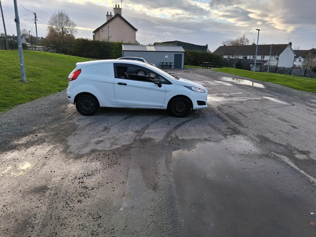 Ford Fiesta 2013 - Image 3