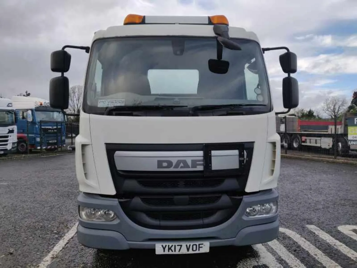 2017 DAF LF 230 14 Ton Gross 4X2 Bottle Carrier - Image 2