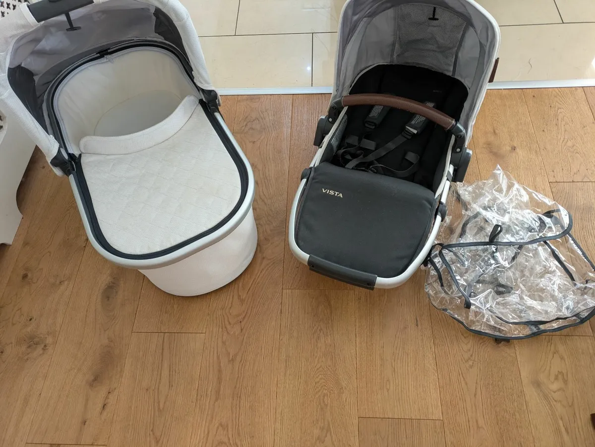 Uppababy Vista Bassinet and Buggy Seat May 2019 - Image 1