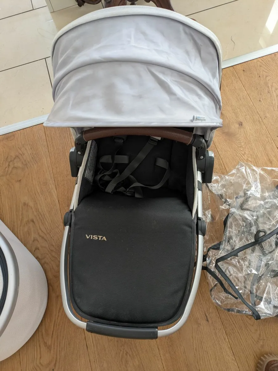 Uppababy Vista Bassinet and Buggy Seat May 2019 - Image 3