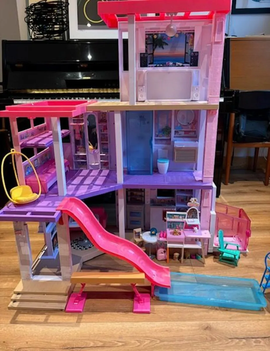 Barbie Dreamhouse Bundle! - Image 2