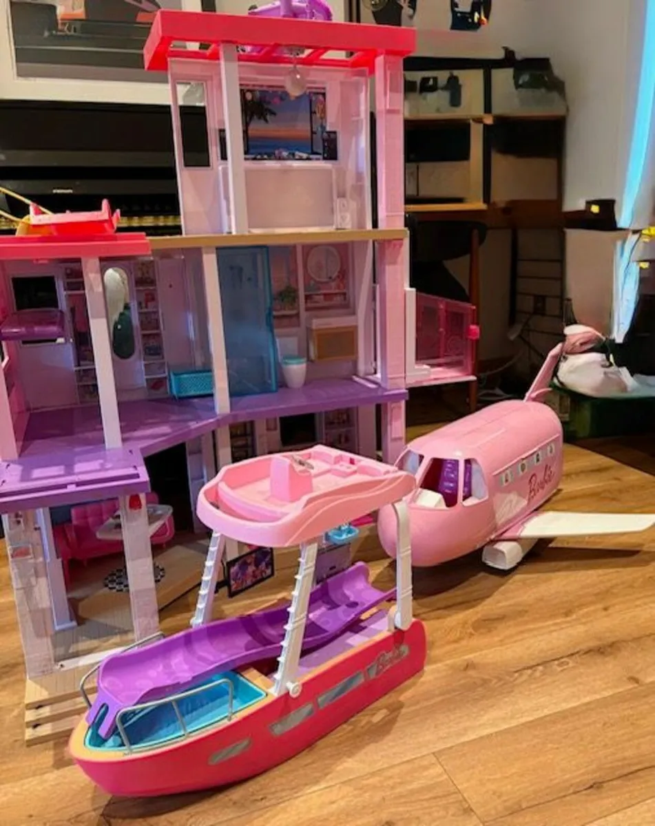 Barbie Dreamhouse Bundle! - Image 1