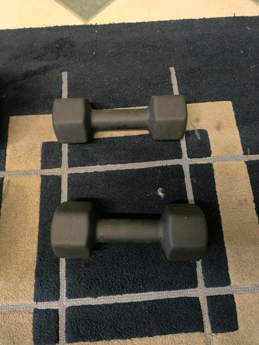 Curling Bar, Dumbbells and Kettlebell - Image 4