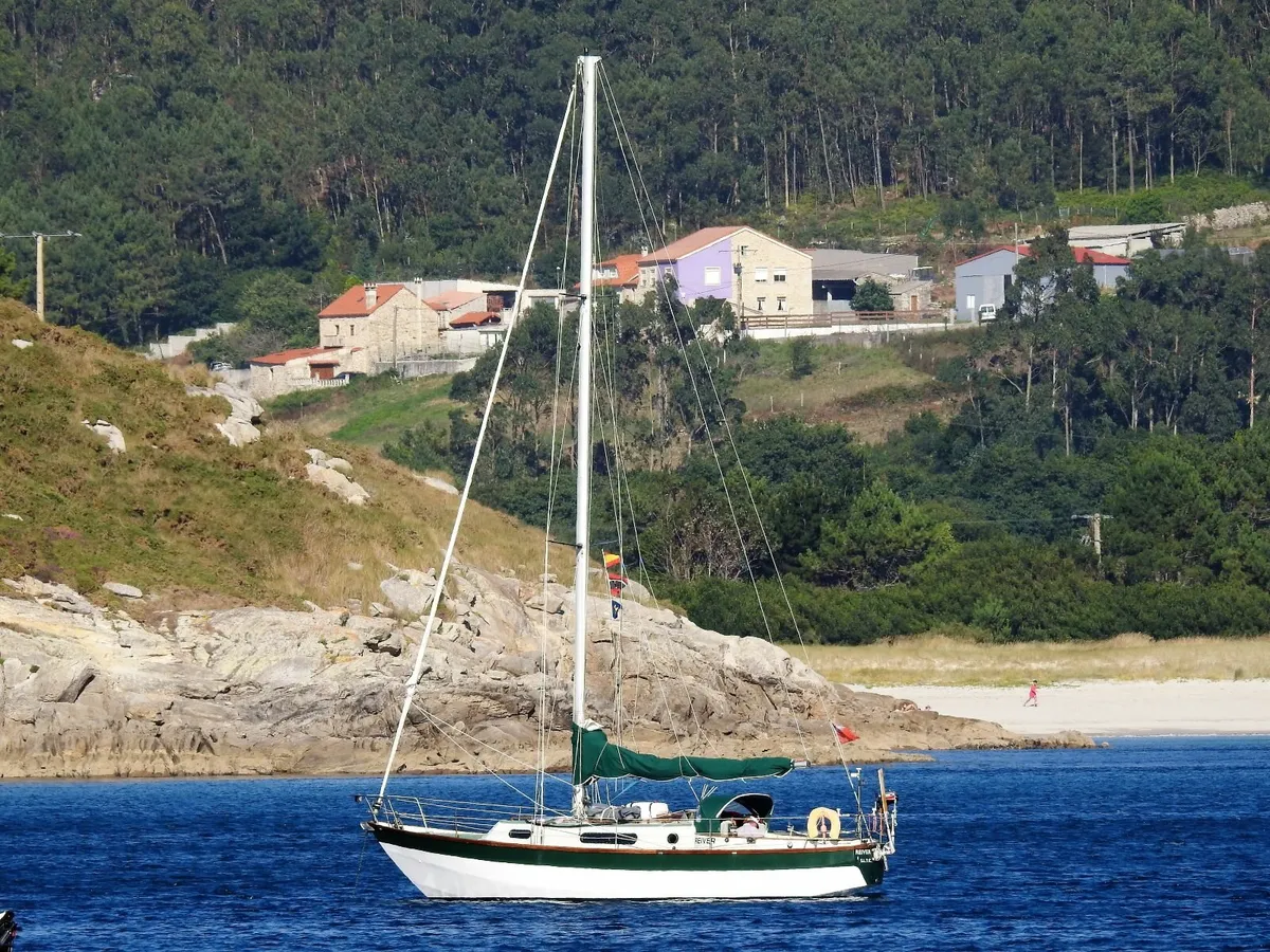 Sailing Yacht 35 foot - Image 3