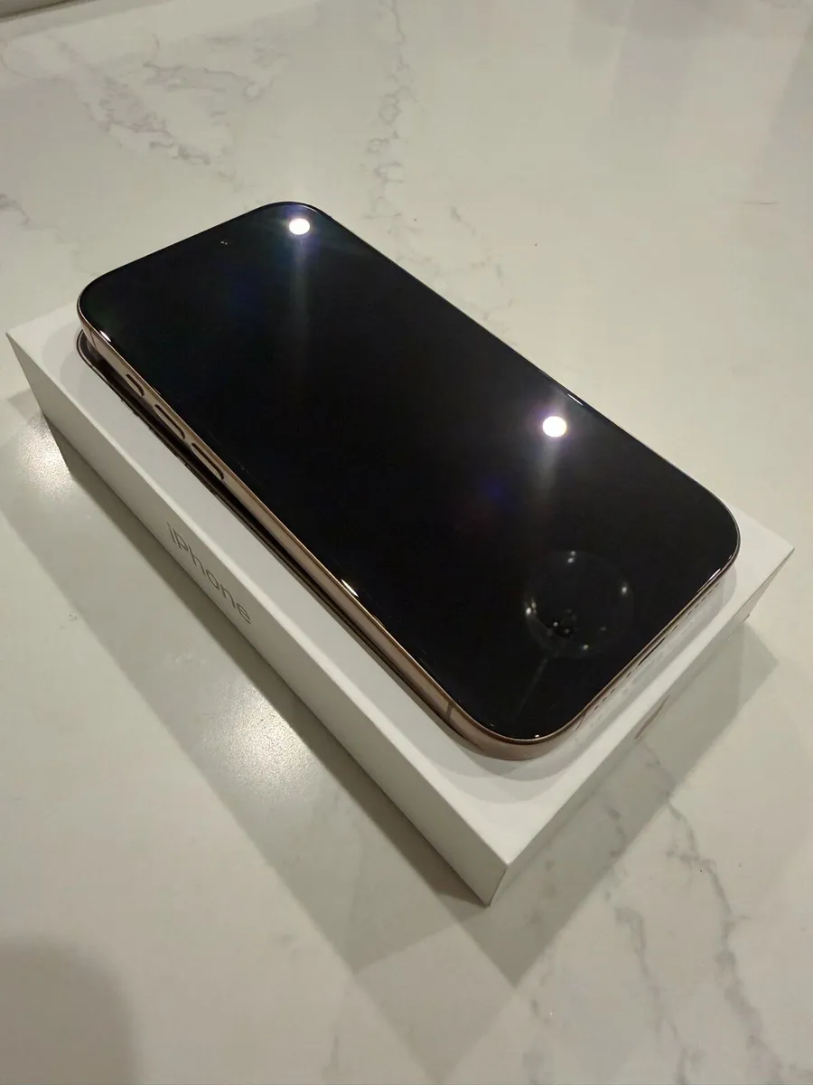 iPhone 16 Pro - Image 3