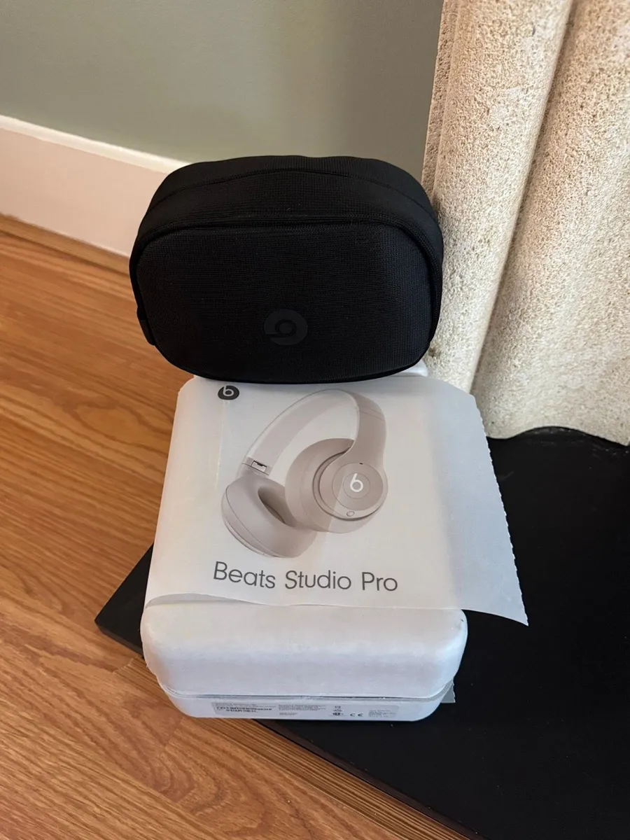 Beats Studio Pro - White Cream - Image 4