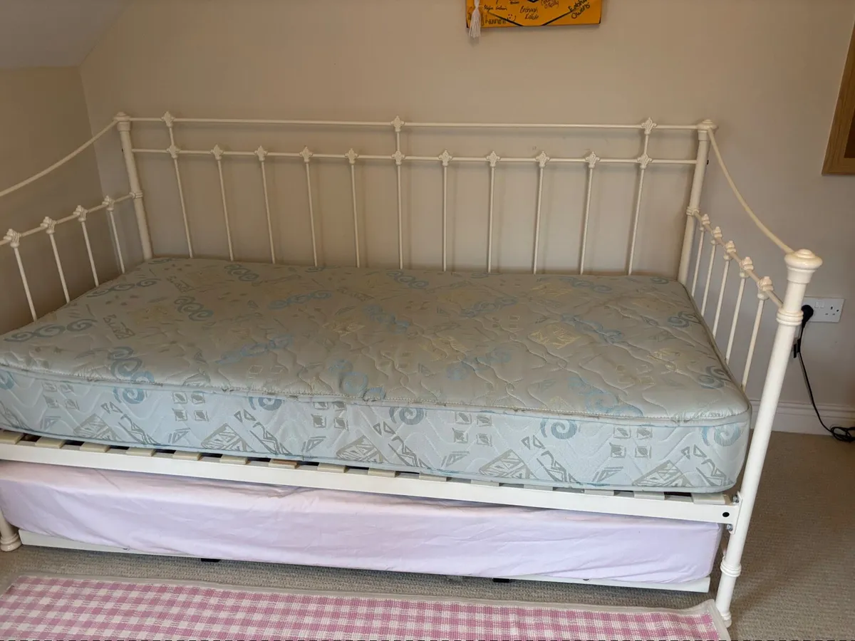 Versailles Cream Metal Day Bed - Image 2
