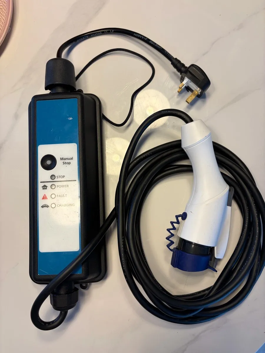 Mitsubishi Outlander PHEV home/portable char cable - Image 1