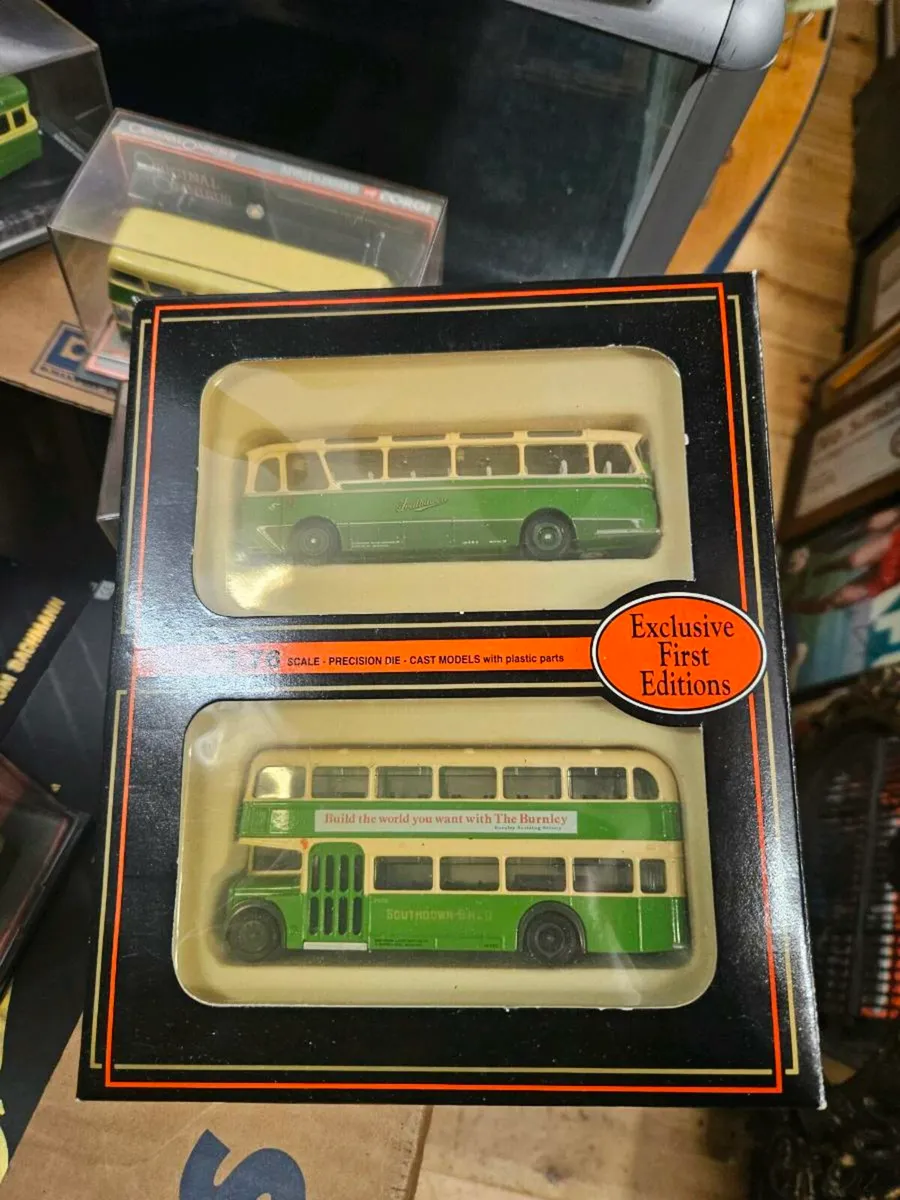 Corgi Bus Set - Image 1