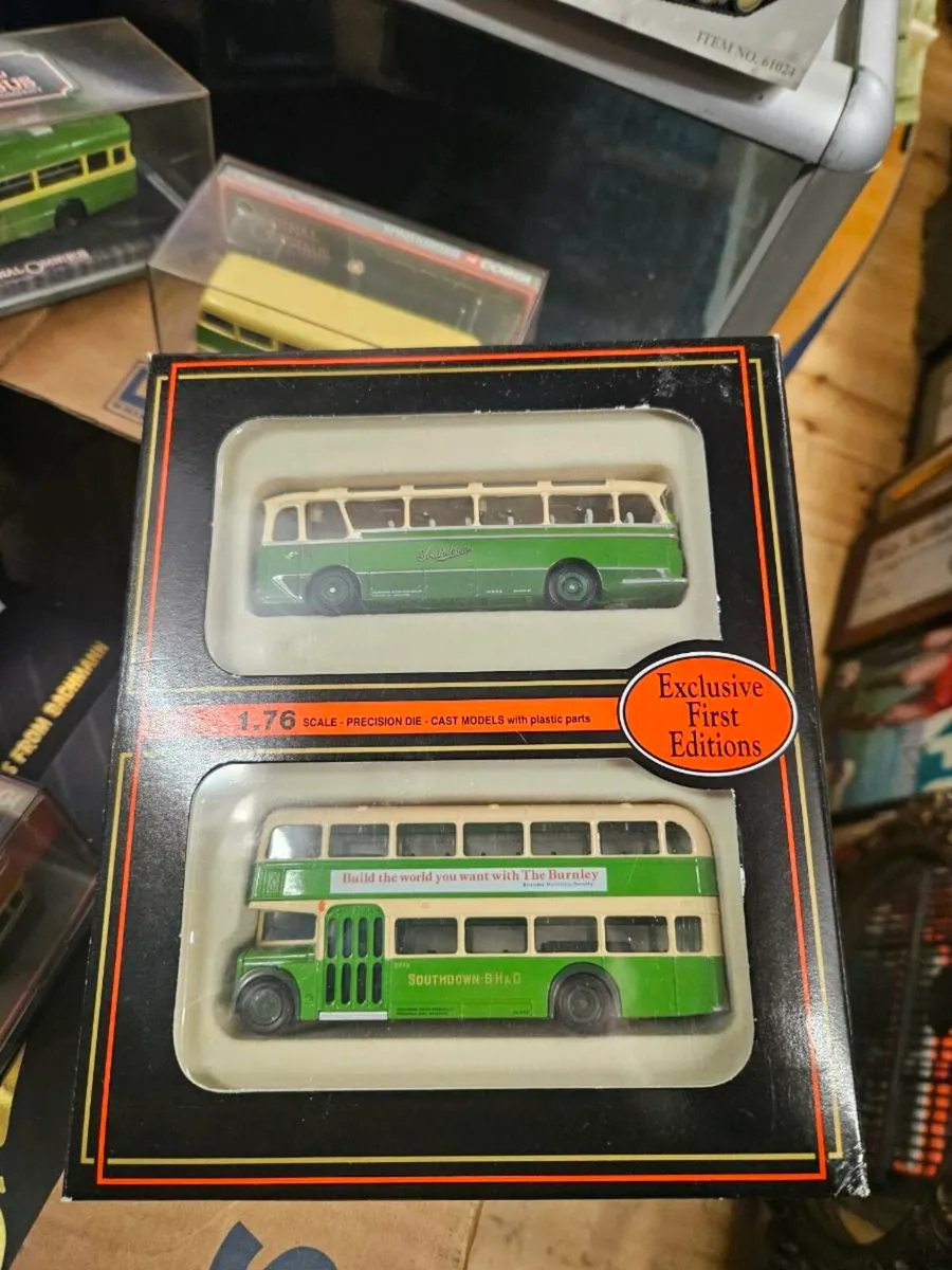 Corgi Bus Set - Image 2