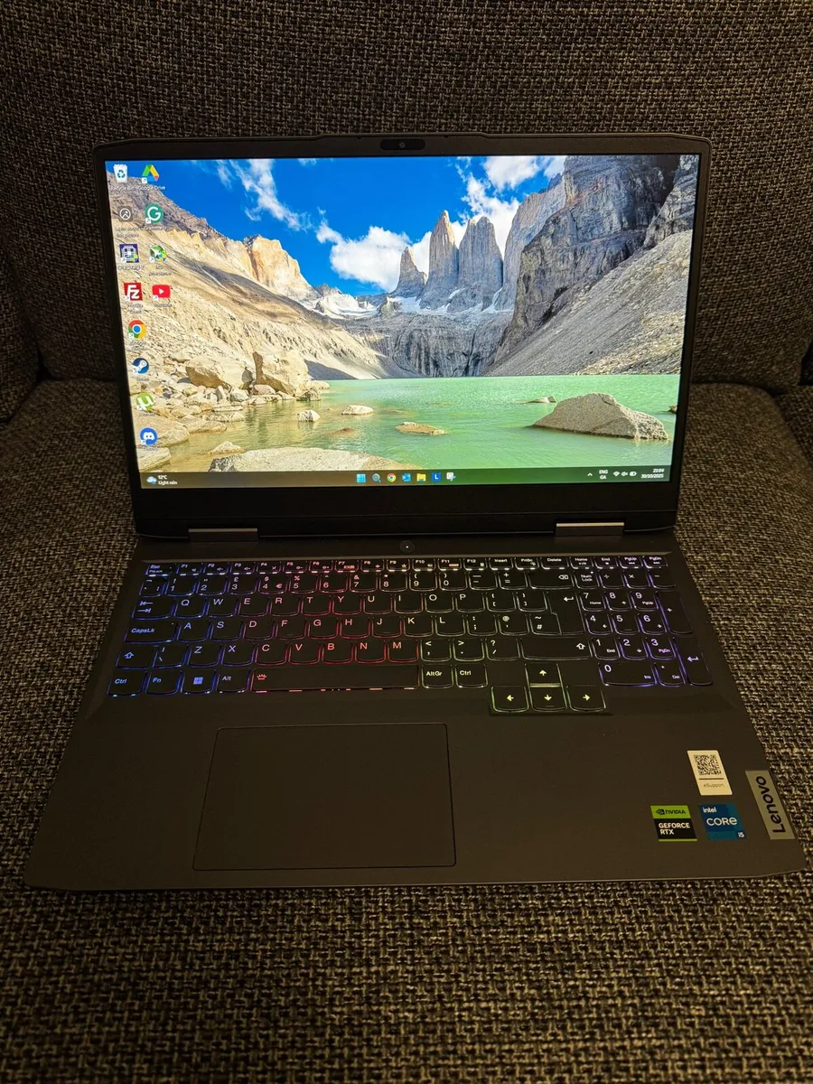 Gaming Laptop - Lenovo LOQ 15IRH8 - Image 1