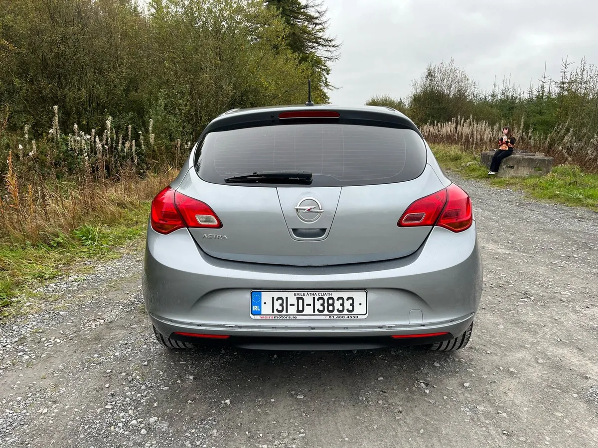 Opel Astra - Image 4