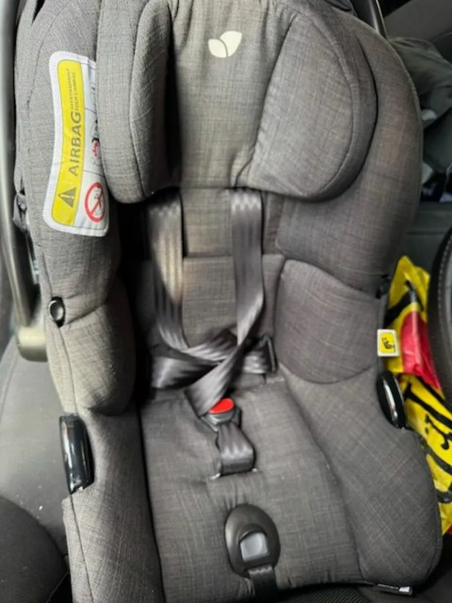 Baby Car Seat Joie with ISOfix + newborn inlay. - Image 1