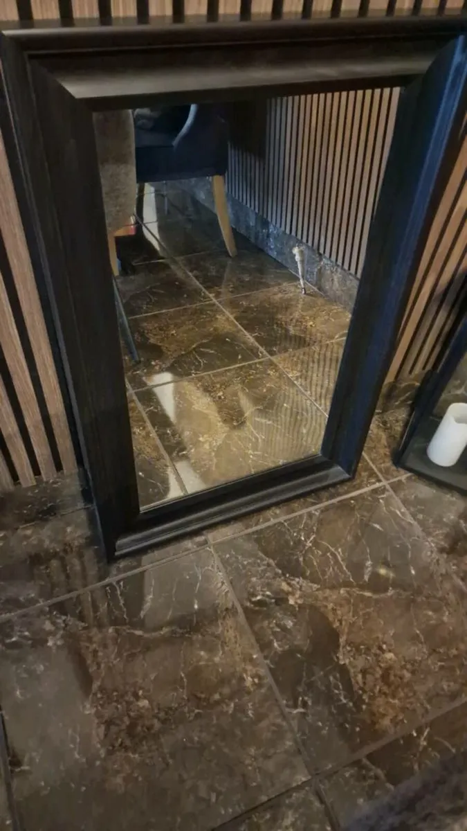 Black mirror - Image 1