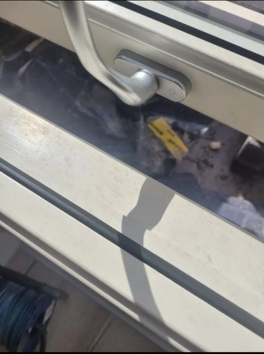 Nordan Frend Doors & 2 Fixed Window Panels - Image 2