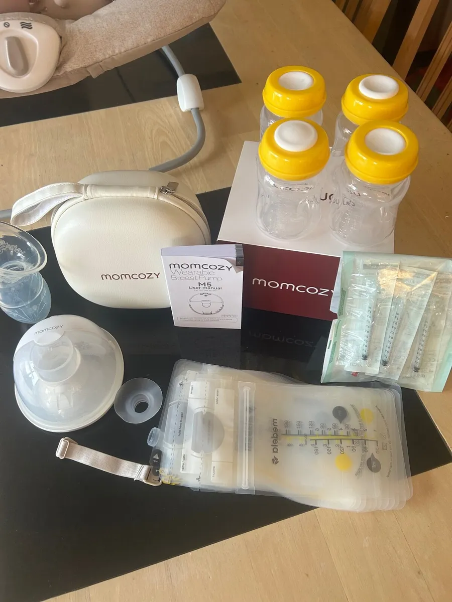 Momcozy M5 singular breast pump bundle - Image 1