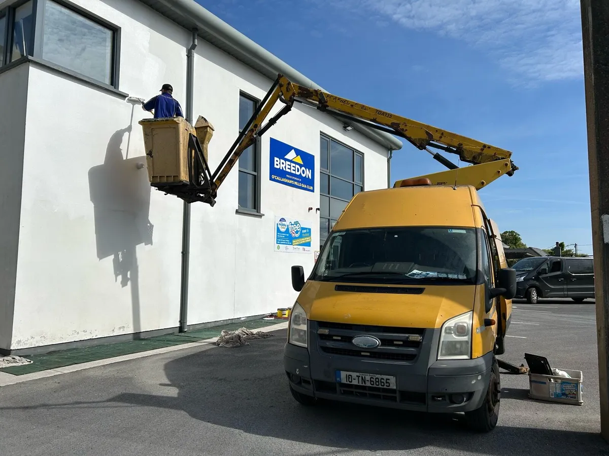 Cherry picker van 13.5 m - Image 1