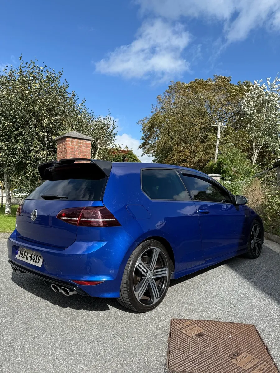 VW GOLF R IMMACULATE - Image 3
