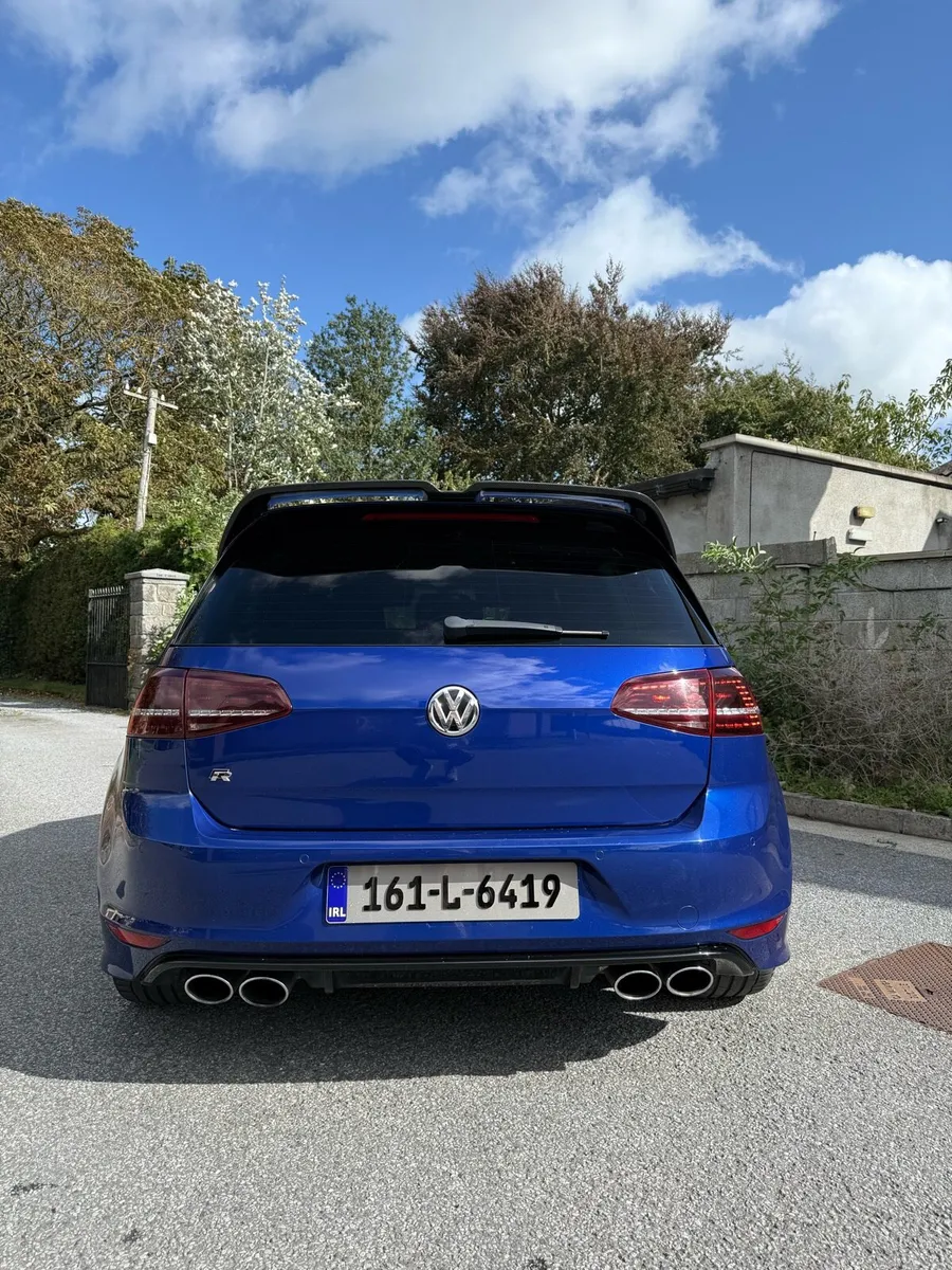VW GOLF R IMMACULATE - Image 4