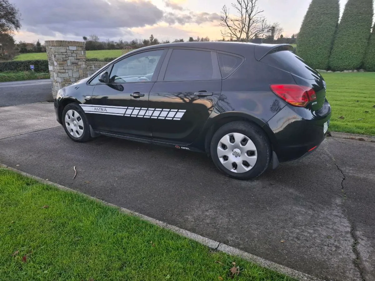 2010 Opel Astra - Image 4